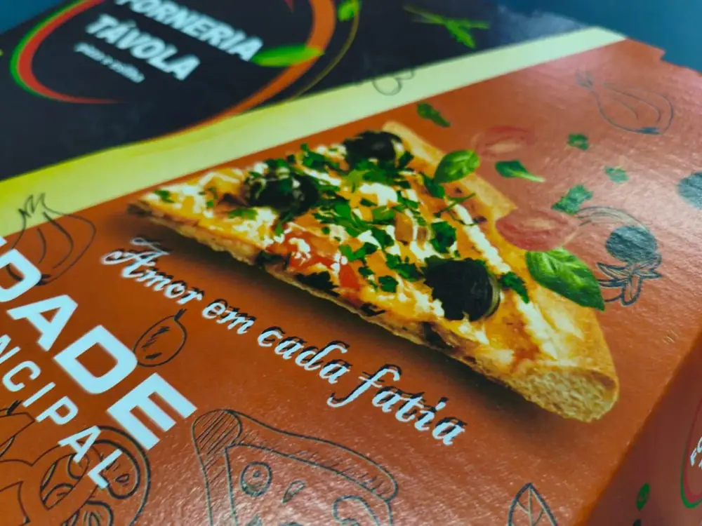 Detalhe da caixa de pizza Tavola